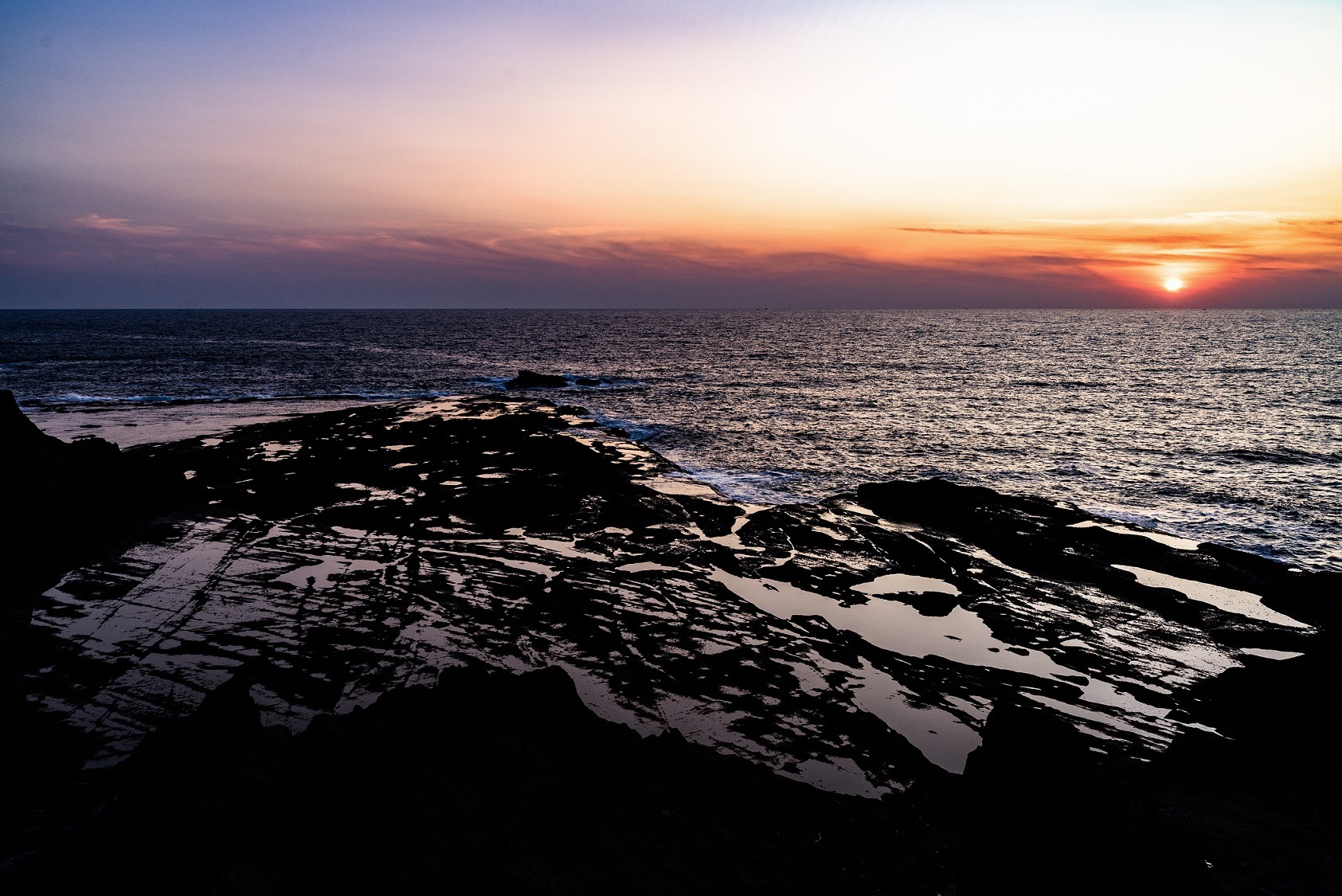 鴎島から望む日没